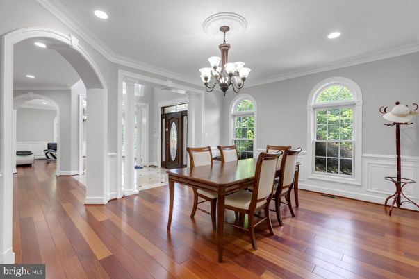 Chandelier, Dining room, Interior, Recessed Lighting, Wood Texture Flooring