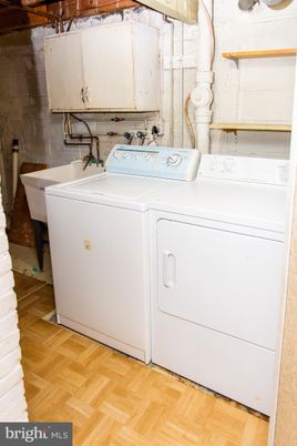 Interior, Utility Closets, Washer, Wood Texture Flooring