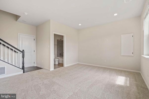 Bathroom, Empty room, Interior, Recessed Lighting