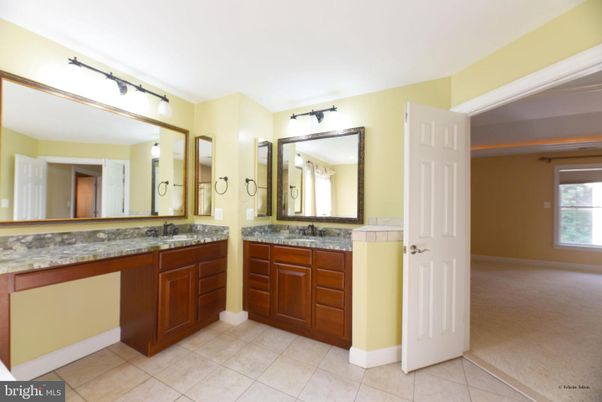 Bathroom, Dual Sink Vanities, Interior