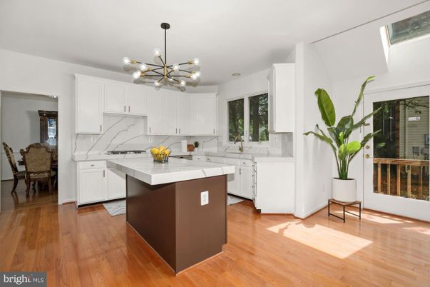 Interior, Kitchen, Pendant Lights, Wood Texture Flooring