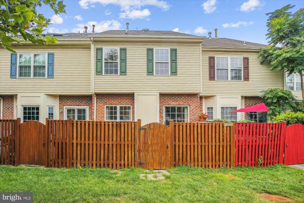 Exterior, Facade, Brick Facade, Rowhouse
