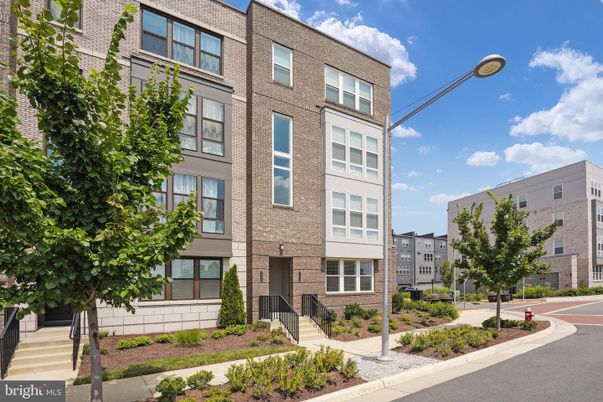 Exterior, Facade, Brick Facade, Rowhouse