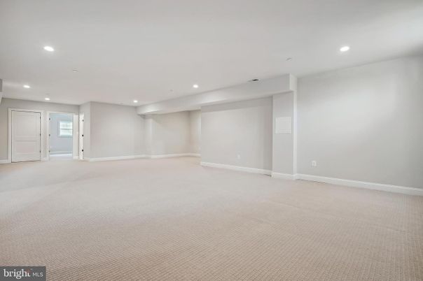Empty room, Interior, Recessed Lighting