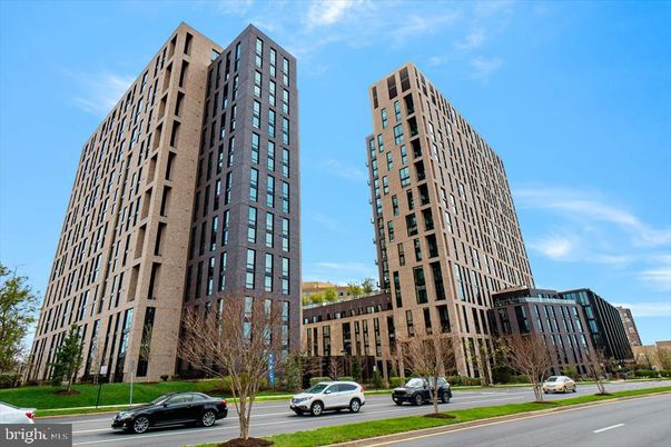 Exterior, Facade, Condo Building