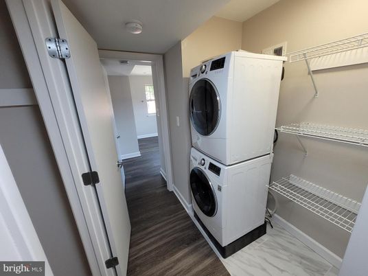 Interior, Utility Closets, Washer, Wood Texture Flooring