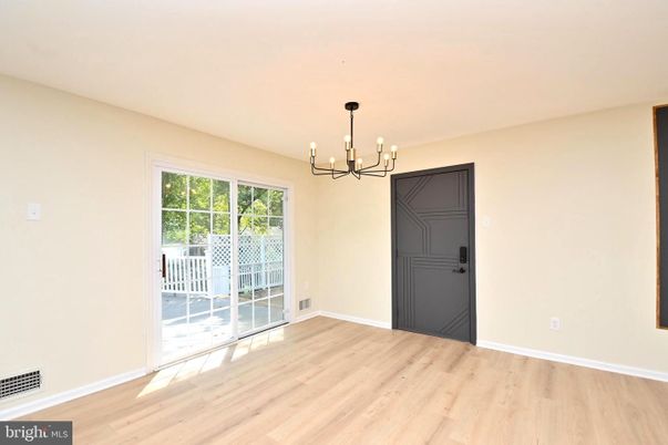 Chandelier, Empty room, Interior, Pendant Lights, Wood Texture Flooring