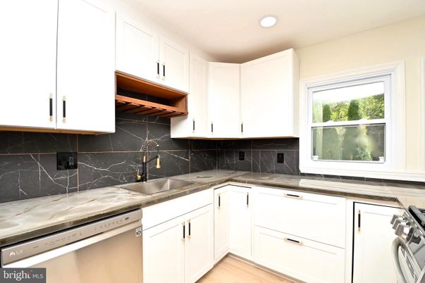 Interior, Kitchen, Marble Walls, Recessed Lighting, Wood Texture Flooring