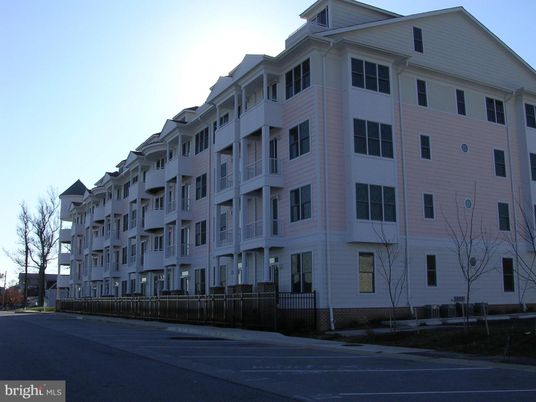 Exterior, Facade, Condo Building