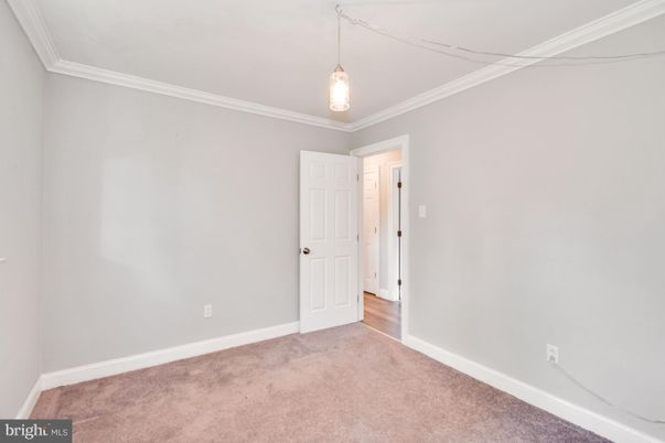Empty room, Interior, Pendant Lights