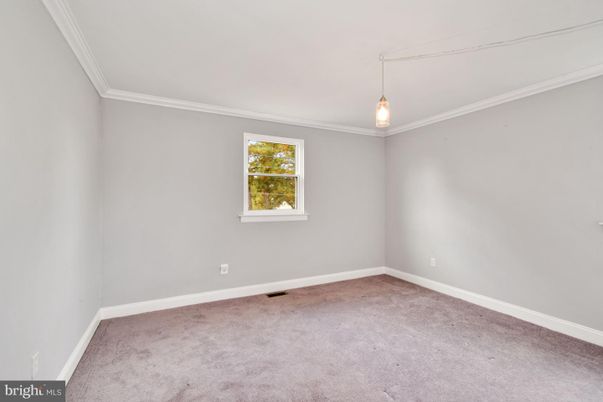 Empty room, Interior, Pendant Lights