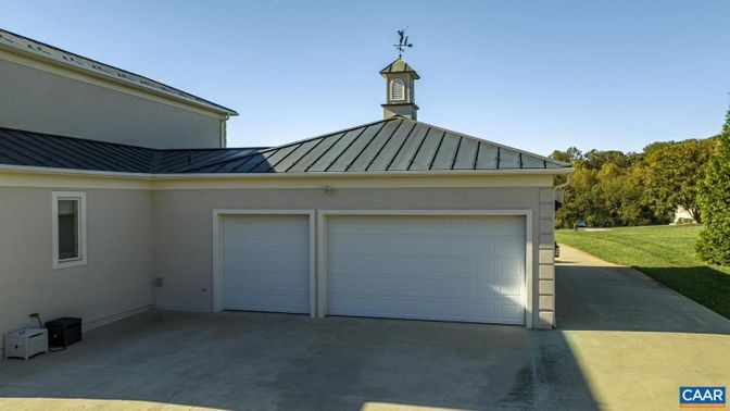 Detached Garage, Exterior