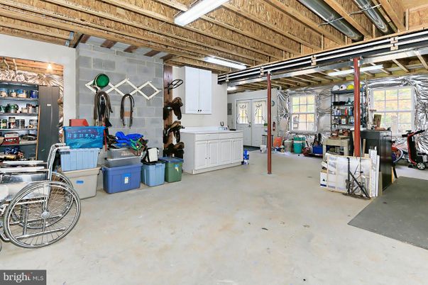 Interior, Washer, Wooden Beams