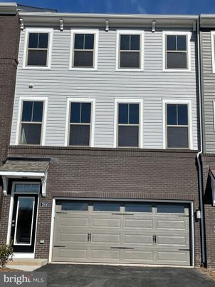Attached, Exterior, Facade, Brick Facade, Rowhouse