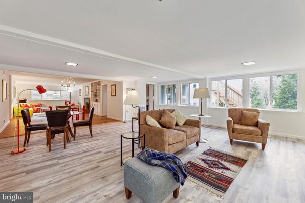 Chandelier, Dining room, Interior, Living room, Recessed Lighting, Wood Texture Flooring