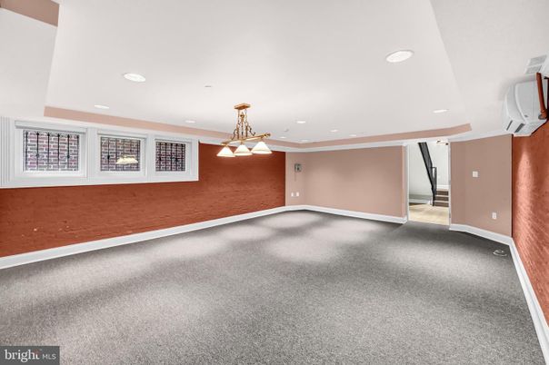 Empty room, Interior, Pendant Lights, Recessed Lighting
