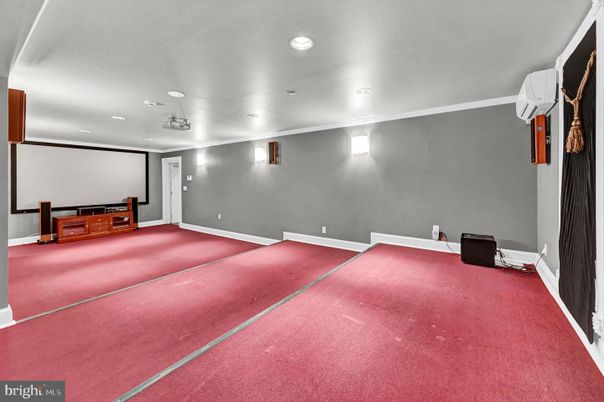 Empty room, Interior, Projection Screen, Recessed Lighting