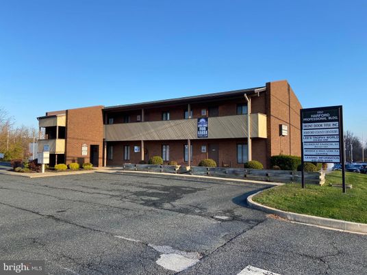 Exterior, Facade, Brick Facade, Modern