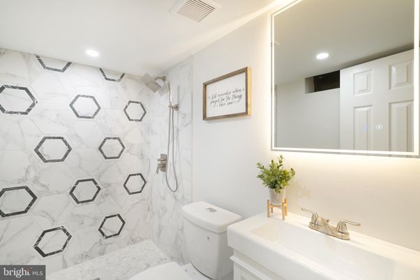 Bathroom, Interior, Marble Walls, Recessed Lighting