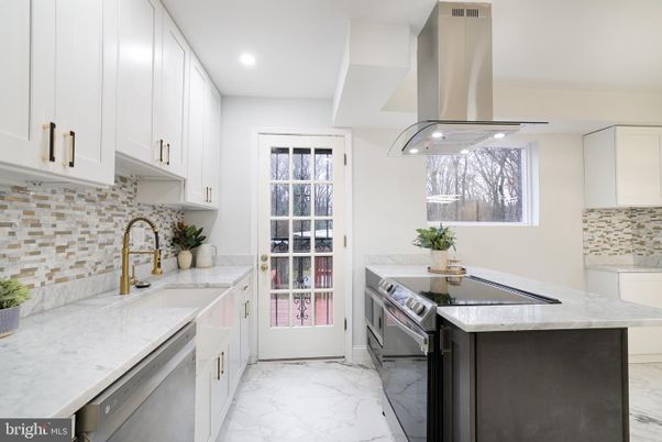 Interior, Kitchen, Marble, Recessed Lighting, Stainless Steel Appliances