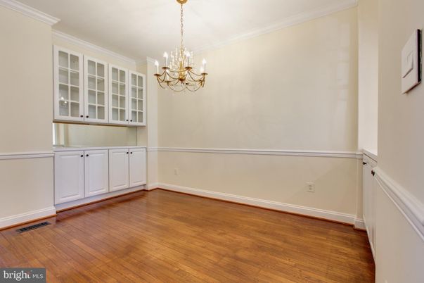 Chandelier, Empty room, Interior, Wood Texture Flooring