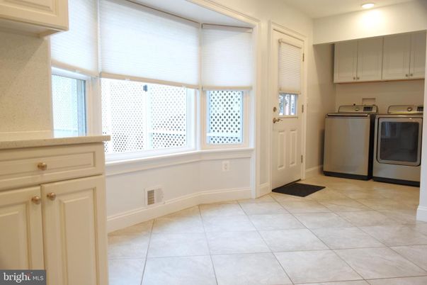 Interior, Recessed Lighting, Washer
