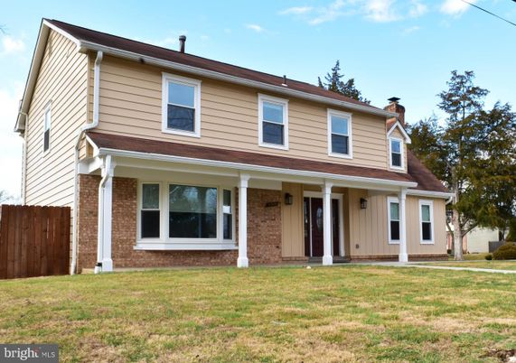 Exterior, Facade, Brick Facade, American Foursquare
