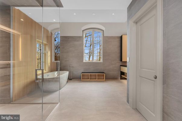 Bathroom, Free Standing Baths, Glass Shower, Interior, Recessed Lighting