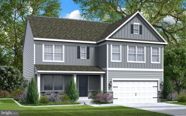 Attached, Exterior, Facade, Farmhouse