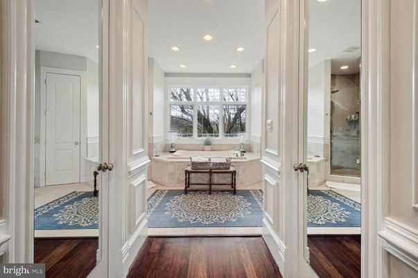 Bathroom, Interior, Recessed Lighting, Wood Texture Flooring