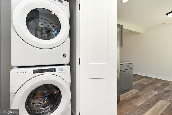 Interior, Recessed Lighting, Utility Closets, Washer, Wood Texture Flooring