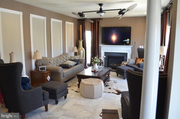 Fireplace, Interior, Living room, Recessed Lighting