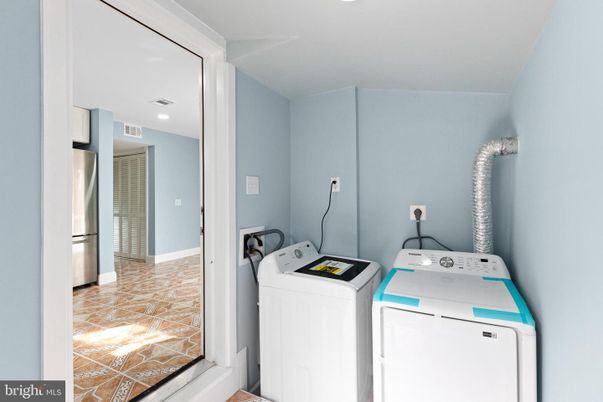 Interior, Recessed Lighting, Utility Closets, Washer
