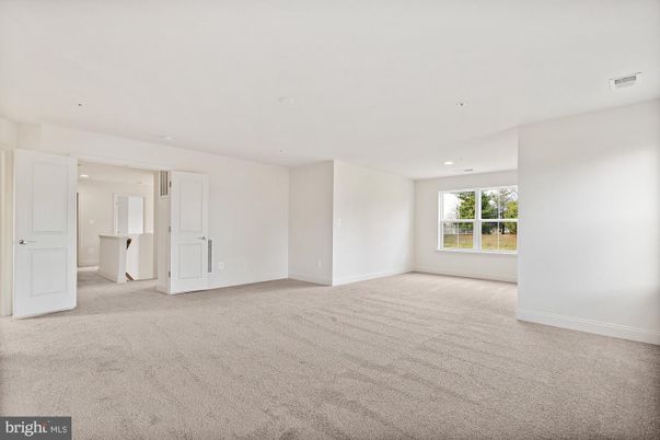 Empty room, Interior, Recessed Lighting