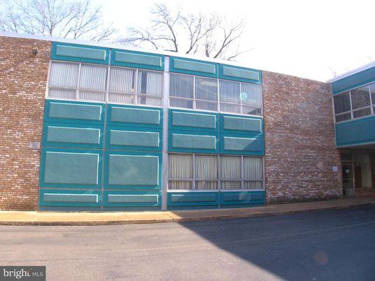 Exterior, Facade, Brick Facade, Highrise