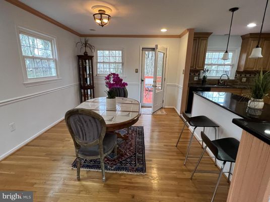 Dining room, Interior, Kitchen, Pendant Lights, Recessed Lighting, Wood Texture Flooring