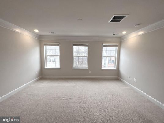 Empty room, Interior, Recessed Lighting