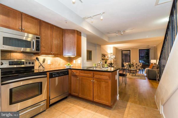 Dining room, Interior, Kitchen, Living room, Stainless Steel Appliances, Wood Texture Flooring