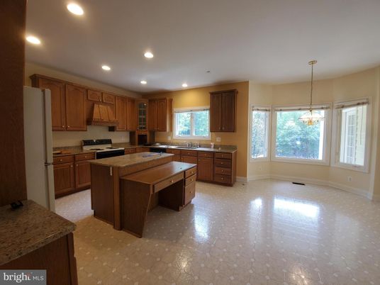 Interior, Kitchen, Pendant Lights, Recessed Lighting