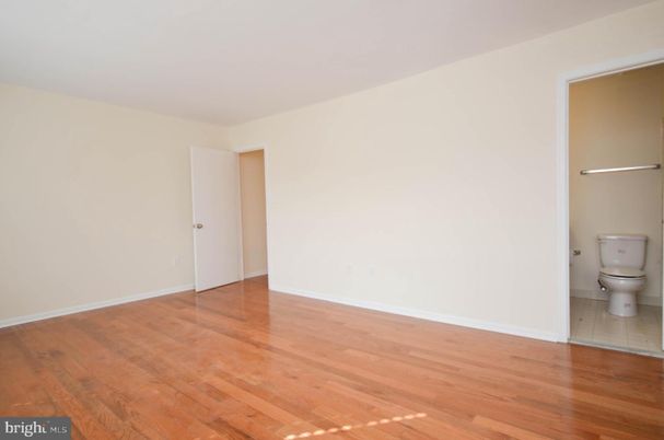 Bathroom, Empty room, Interior, Wood Texture Flooring
