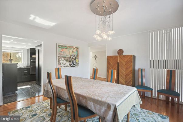 Dining room, Interior, Kitchen, Pendant Lights, Recessed Lighting, Wood Texture Flooring