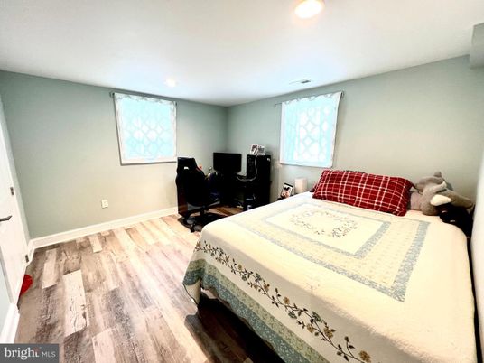 Bedroom, Home Office, Interior, Recessed Lighting, Wood Texture Flooring