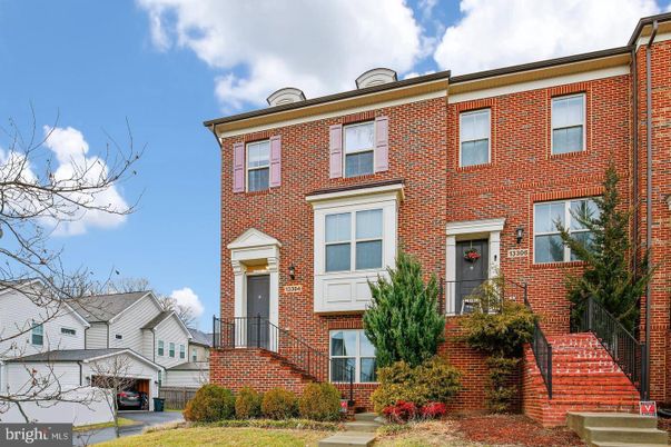 Exterior, Facade, Brick Facade, Georgian