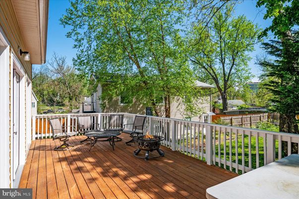 Exterior, Wood Texture Flooring