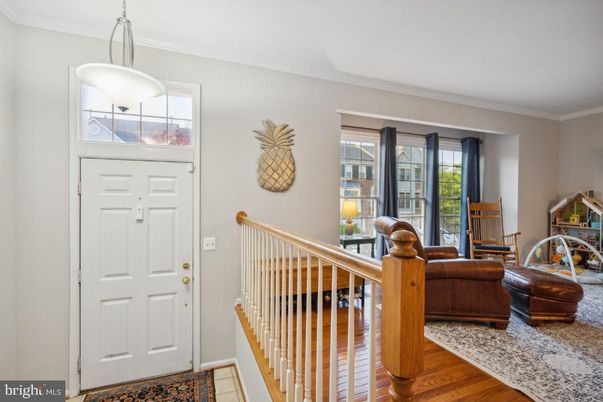 Interior, Pendant Lights, Wood Texture Flooring