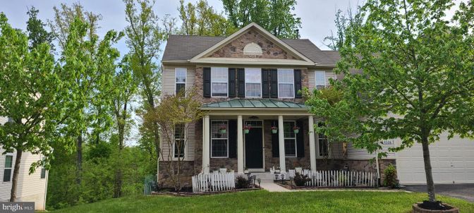 Exterior, Facade, Queen Anne Victorian