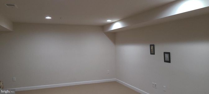 Empty room, Interior, Recessed Lighting
