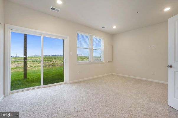 Empty room, Interior, Recessed Lighting