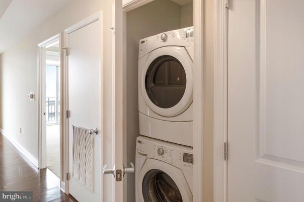 Interior, Utility Closets, Washer, Wood Texture Flooring