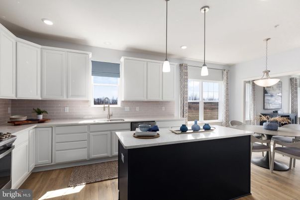 Dining room, Interior, Kitchen, Pendant Lights, Recessed Lighting, Wood Texture Flooring